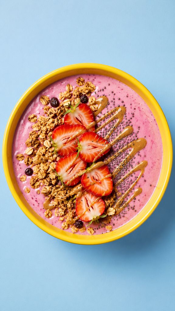 Skyr Berry Protein Smoothie Bowl